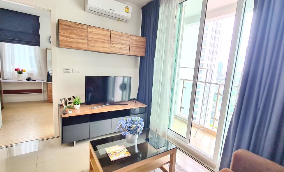 ทีซีกรีน คอนโดมิเนียม (TC GREEN Condominium)