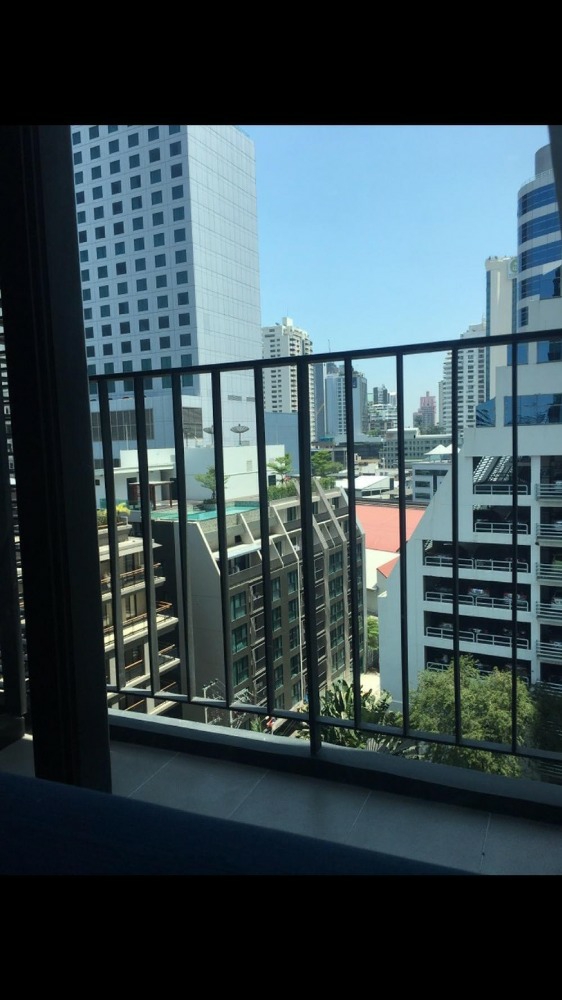 Edge Sukhumvit 23 (เอดจ์ สุขุมวิท 23)