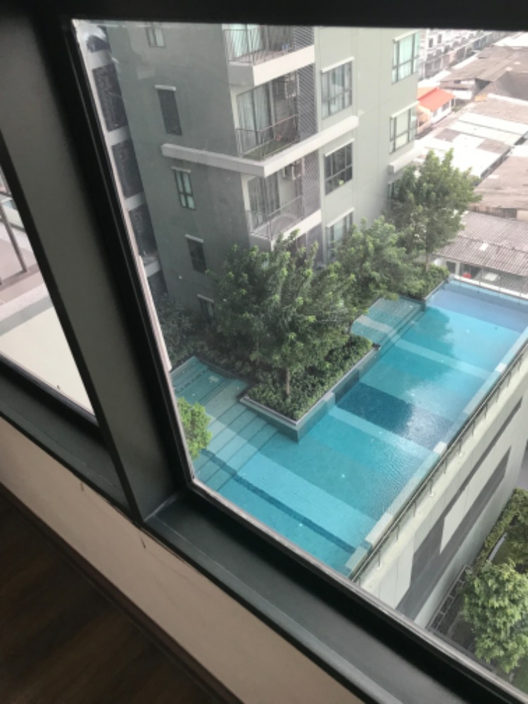 TEAL Sathorn-Taksin (ทีล สาทร-ตากสิน)