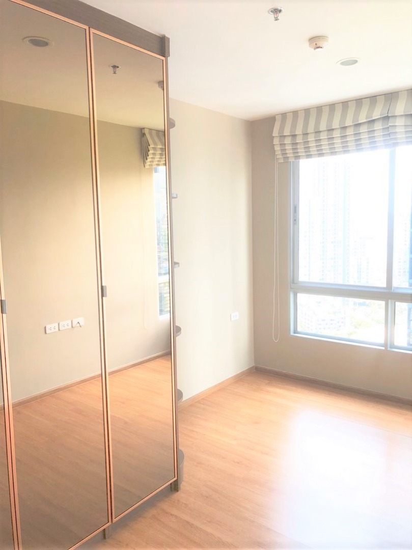 ขายคอนโด 1  ห้องนอน The Base Condominium Sukhumvit 77 ตึก A ชั้น 27 ขนาด 30.34 ตรม. วิวสระว่ายน้ำ BTS อ่อนนุช