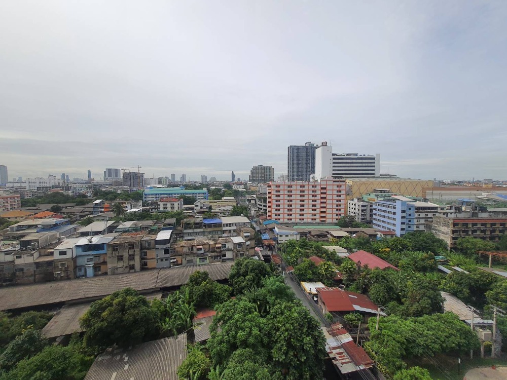 The Parkland Grand Taksin (เดอะ พาร์คแลนด์ แกรนด์ ตากสิน)