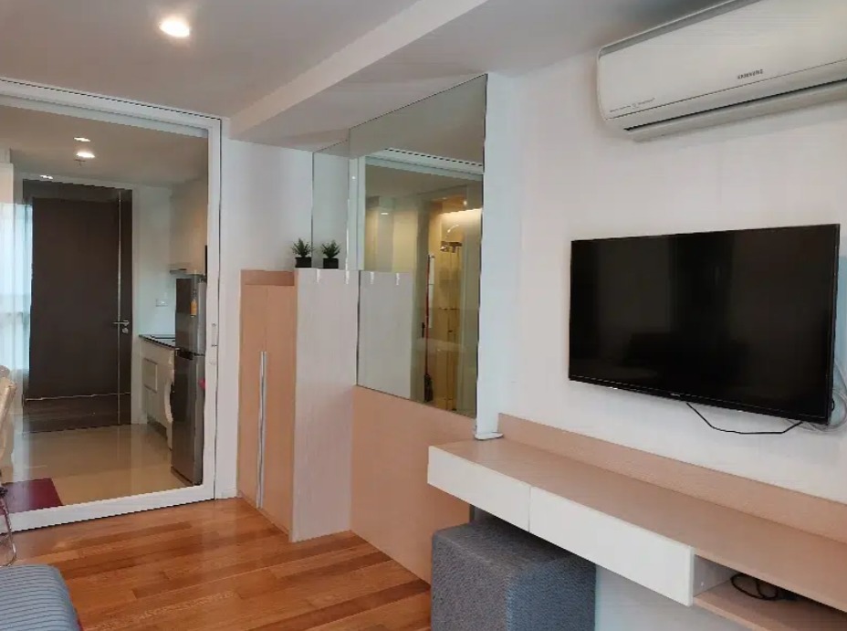  15 Sukhumvit Residences (15 สุขุมวิท เรสซิเด็นท์)