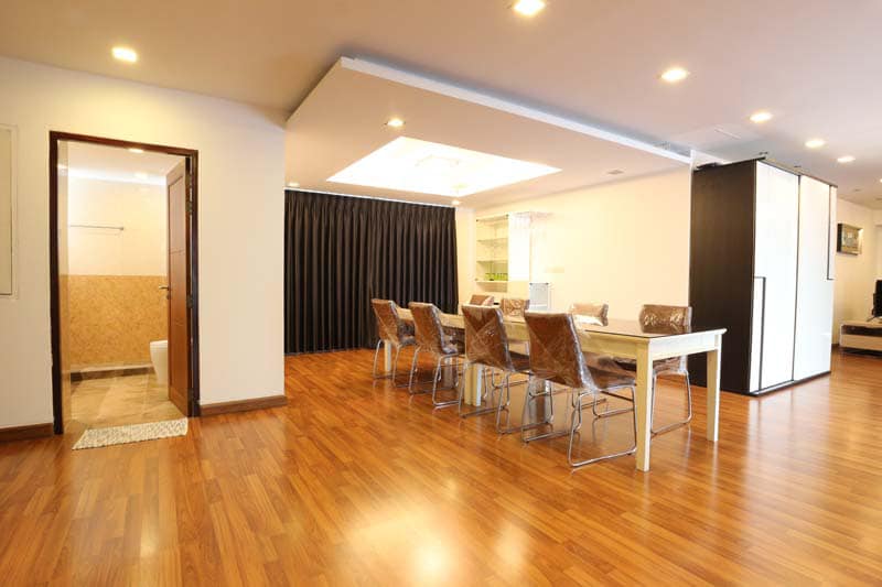 For RENT Condo Taksin size 170 sqm 7th Floor Near BTS Wongwiengyai Station (400m)