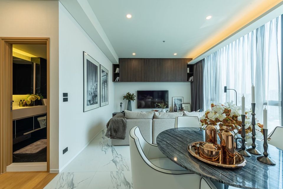 ขายคอนโด Penthouse 3 ชั้น Siamese Exclusive Sukhumvit 31 (ไซมิส เอ๊กซ์คลูซีพ สุขุมวิท 31)  ขนาด 205 ตรม.  3 ห้องนอน 5 ห้องน้ำ มีห้องแม่บ้าน วิวทองหล่อ BTS พร้อมพงษ์ อโศก