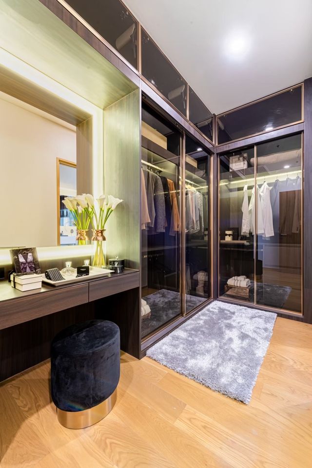 ขายคอนโด Penthouse 3 ชั้น Siamese Exclusive Sukhumvit 31 (ไซมิส เอ๊กซ์คลูซีพ สุขุมวิท 31)  ขนาด 205 ตรม.  3 ห้องนอน 5 ห้องน้ำ มีห้องแม่บ้าน วิวทองหล่อ BTS พร้อมพงษ์ อโศก