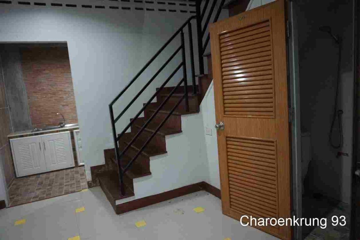 ขายตึกแถว 3 ชั้น ทำเลดี อยู่ในเมือง เหมาะ Renovate ทำเป็น Hostel หรือพักอยู่อาศัย