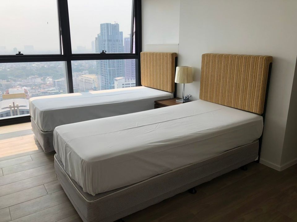 เช่าคอนโด duplex The Lofts Silom (เดอะ ลอฟท์ สีลม) 2 ห้องนอน 2 ห้องน้ำ ชั้น 29 ขนาด 127 ตรม