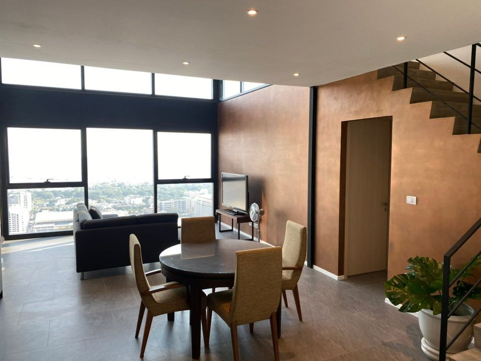 เช่าคอนโด duplex The Lofts Silom (เดอะ ลอฟท์ สีลม) 2 ห้องนอน 2 ห้องน้ำ ชั้น 29 ขนาด 127 ตรม