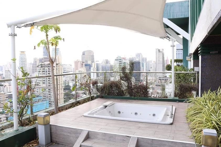 Penthouse  3 ชั้น  Wind Sukhumvit 23 (วินด์ สุขุมวิท 23)  3 ห้องนอน 4 ห้องน้ำ  ขนาด 342 ตรม วิวดาดฟ้า 360 องศา มีอ่างจากุชชี่ส่วนตัว