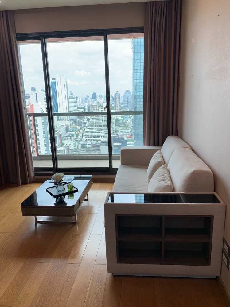 The Address Sathorn (ดิแอดเดรส สาทร)