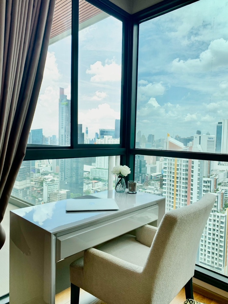 The Address Sathorn (ดิแอดเดรส สาทร)