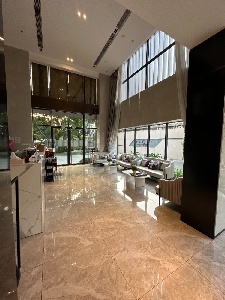  Regal Sathon - Naradhiwas (รีเกิล สาทร - นราธิวาส)