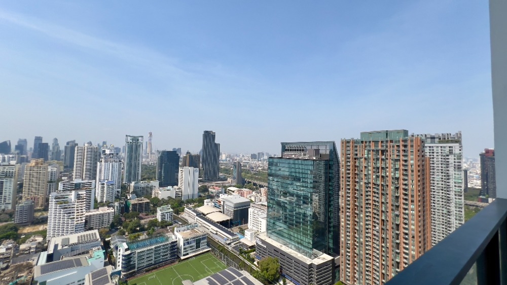 The Lofts Asoke (เดอะ ลอฟท์ อโศก)