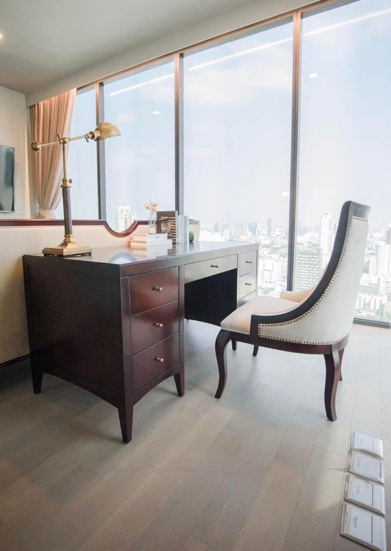 CELES Asoke (เซอเลส อโศก) ชั้น 38  Penthouse 