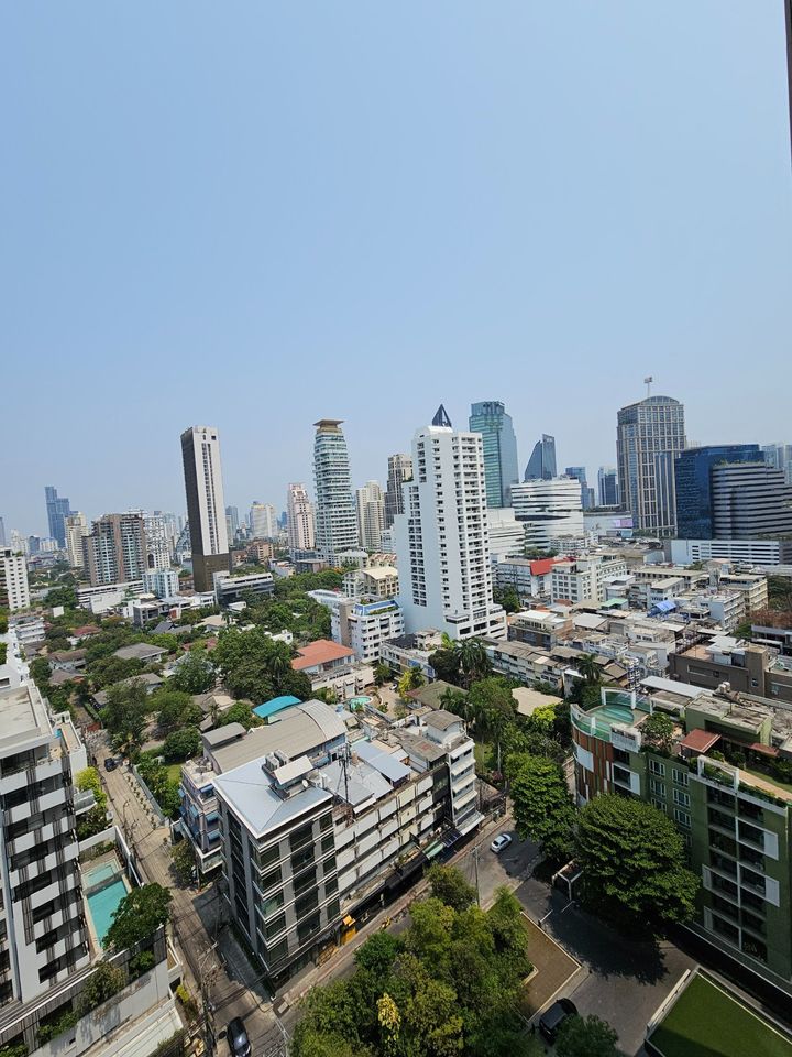 Noble Around Sukhumvit 33 (โนเบิล อราวน์ สุขุมวิท 33)