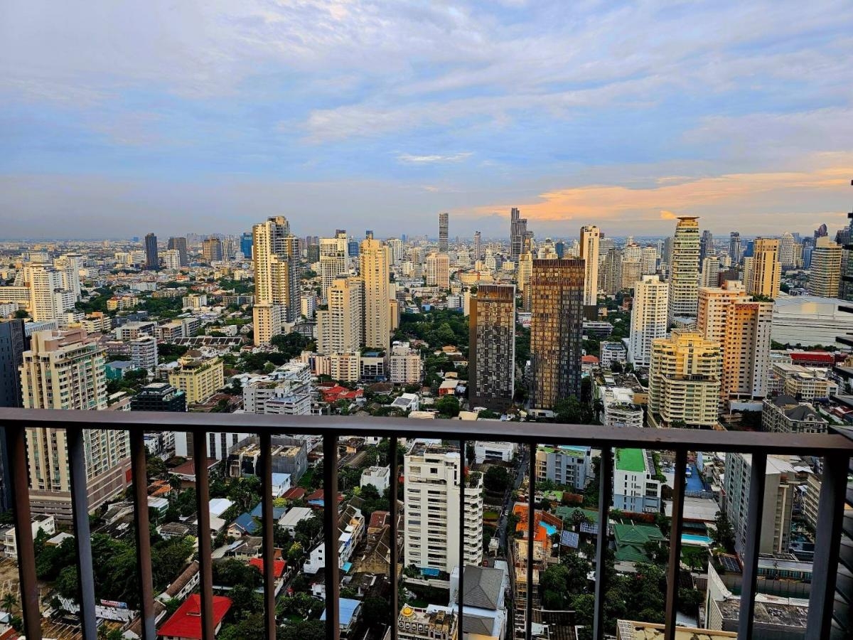 เช่าคอนโด Edge sukhumvit 23 เอดจ์ สุขุมวิท 23