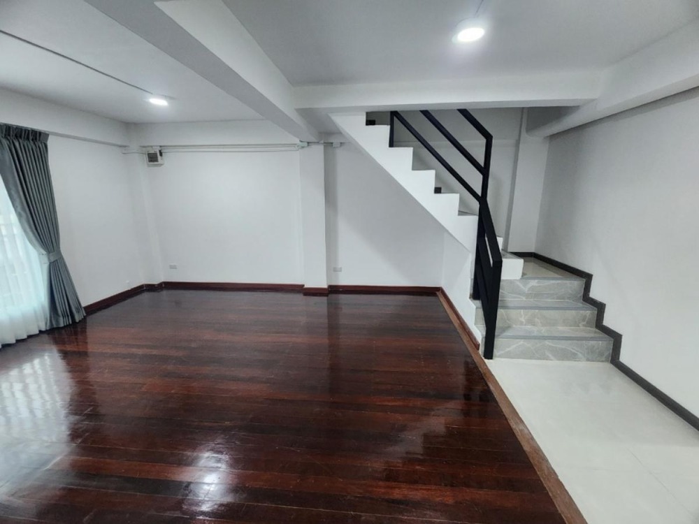 Townhouse for rent, Thawon Niwet Village, Bangna-Trad Soi 14