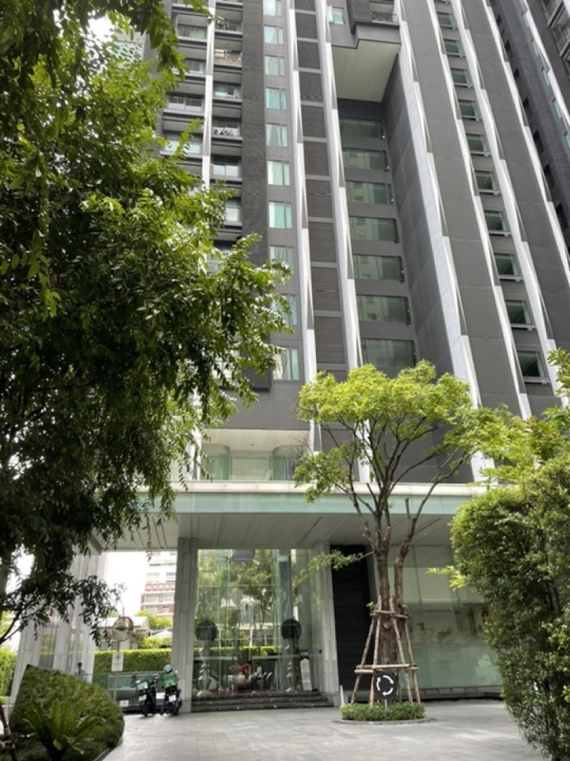 Edge Sukhumvit 23 (เอดจ์ สุขุมวิท 23)